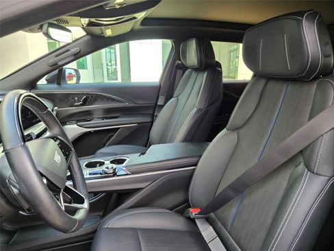 Used 2024 Cadillac Lyriq Sport RWD image 29