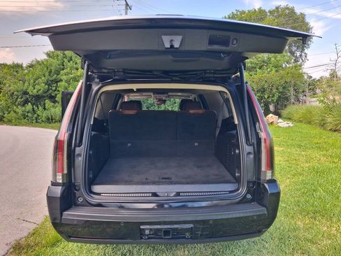 Used 2015 Cadillac Escalade ESV Premium AWD/4WD image 21
