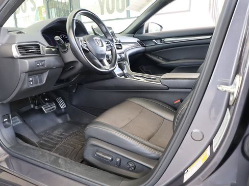Used 2018 Honda Accord Sport image 36