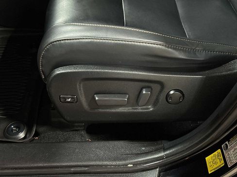 Certified 2019 Toyota Highlander XLE AWD/4WD image 25