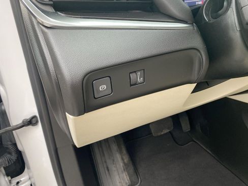 Certified 2023 Buick Enclave Essence AWD/4WD image 34