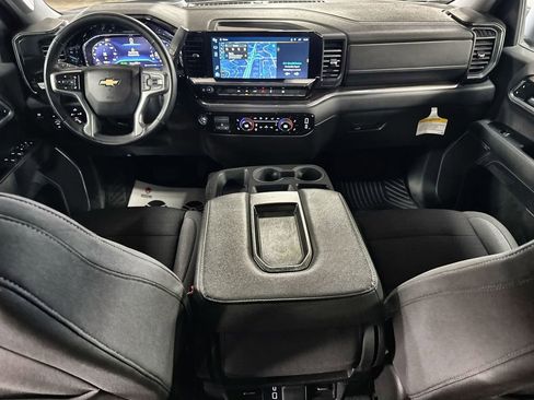 Used 2025 Chevrolet Silverado 1500 LT image 26