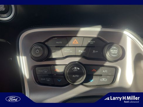 Used 2021 Dodge Challenger R/T w/ Plus Package image 31