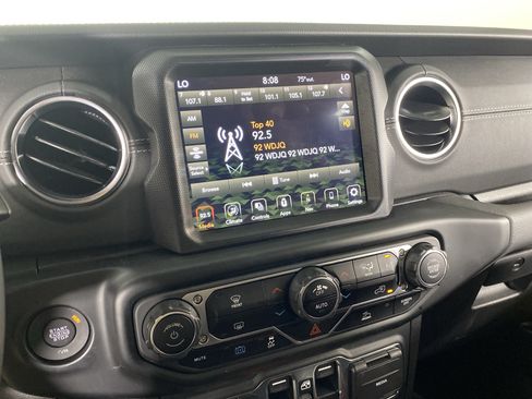 Used 2023 Jeep Wrangler Unlimited Sahara AWD/4WD image 30