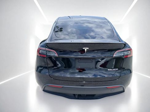 Used 2022 Tesla Model Y Performance AWD/4WD image 5