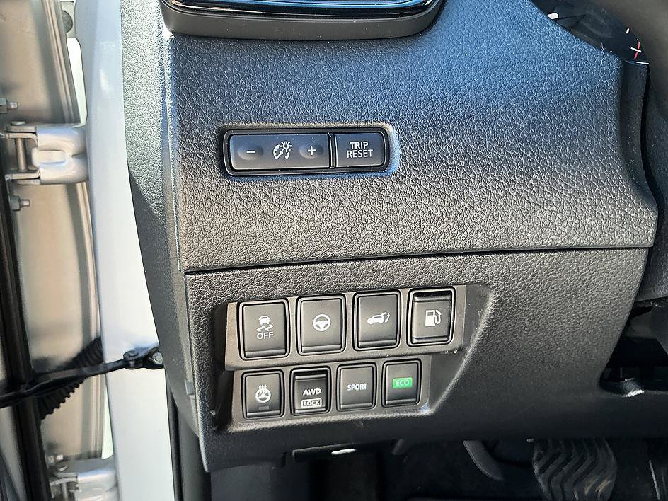 Used 2019 Nissan Rogue SV w/ Premium Package AWD/4WD image 13