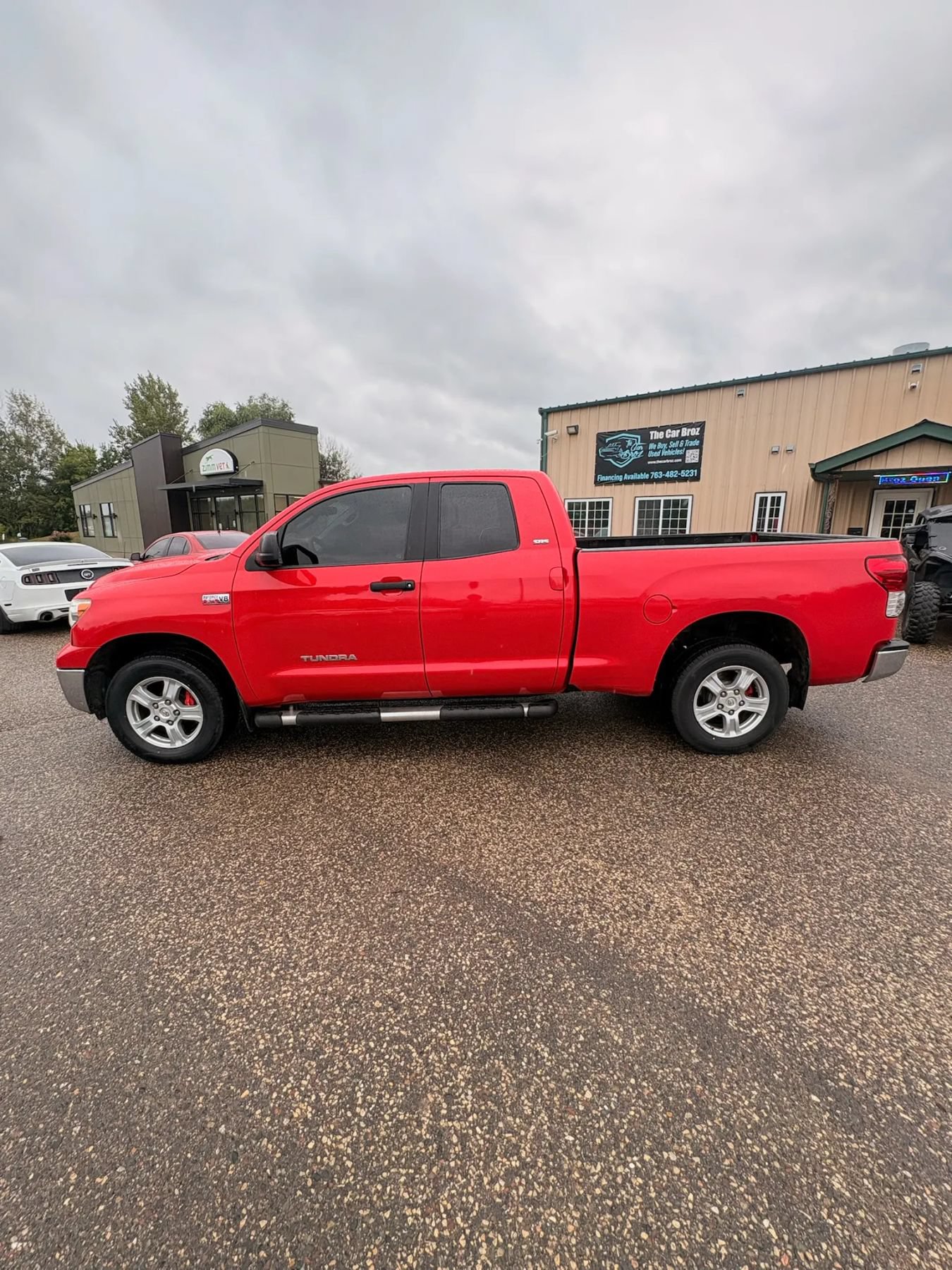 Used 2011 Toyota Tundra 4x4 Double Cab w/ SR5 Pkg image 9