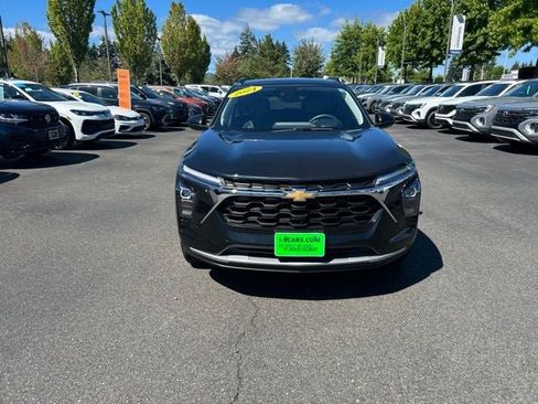 Used 2024 Chevrolet Trax LT FWD image 12