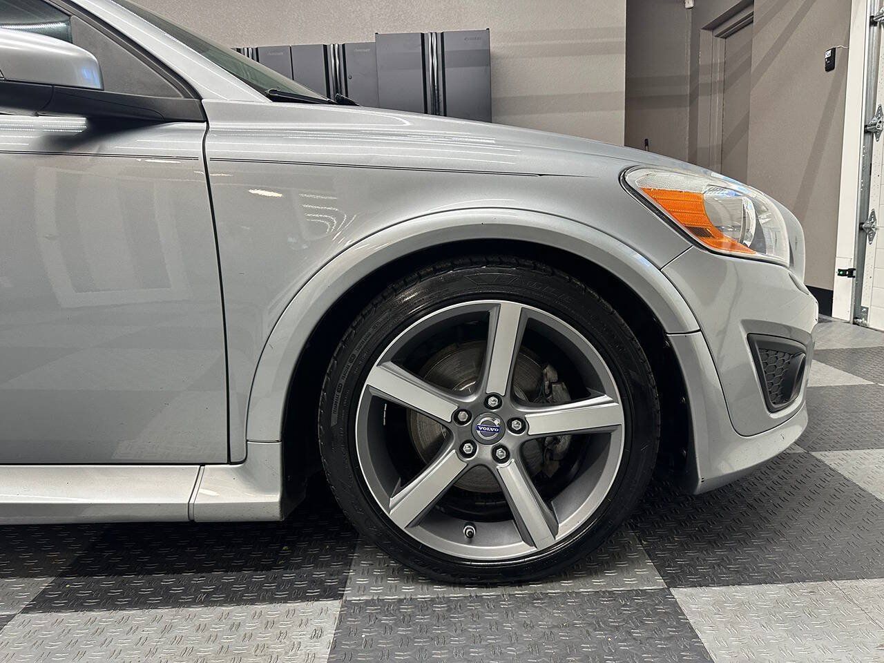 Used 2013 Volvo C30 T5 R-Design w/ Climate Pkg FWD image 9