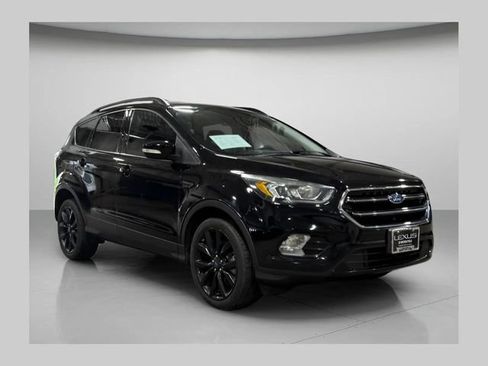 Used 2017 Ford Escape Titanium AWD/4WD image 1