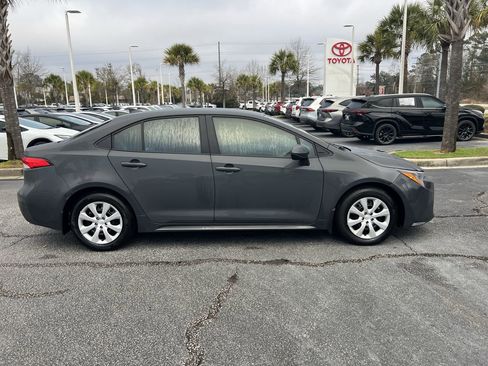 Used 2025 Toyota Corolla LE image 11