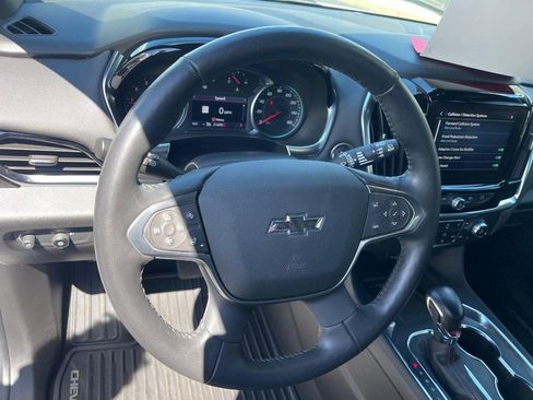 Used 2022 Chevrolet Traverse RS image 24