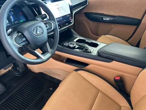 Used 2024 Lexus RZ 300e Premium w/ Technology Package image 7