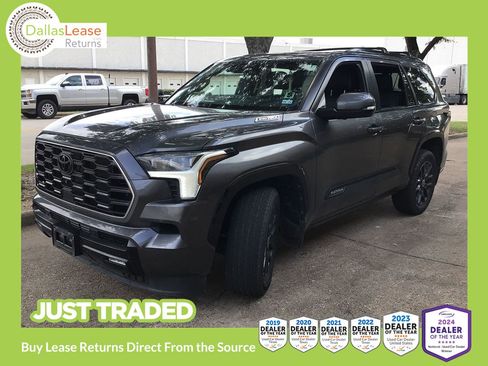 Used 2024 Toyota Sequoia Platinum AWD/4WD image 1