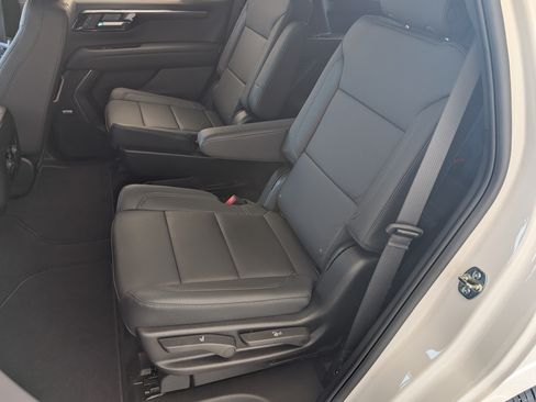 Used 2026 Chevrolet Tahoe LT w/ Comfort Package AWD/4WD image 17
