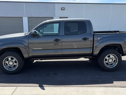 Used 2013 Toyota Tacoma PreRunner w/ SR5 Pkg RWD image 2