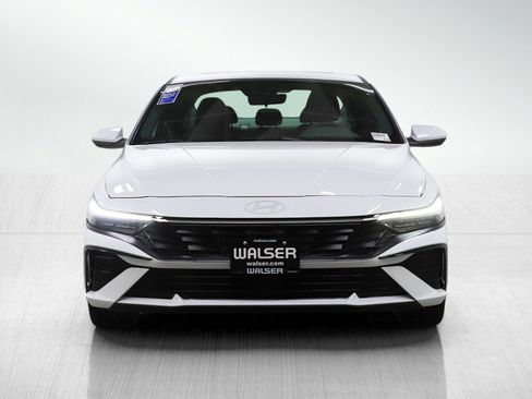 Used 2025 Hyundai Elantra SEL image 8