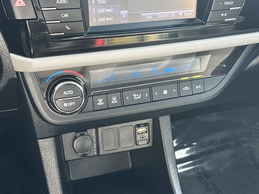 Used 2016 Toyota Corolla LE FWD image 23