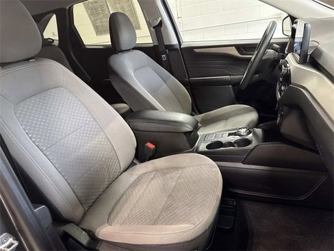 Used 2022 Ford Escape SE image 21