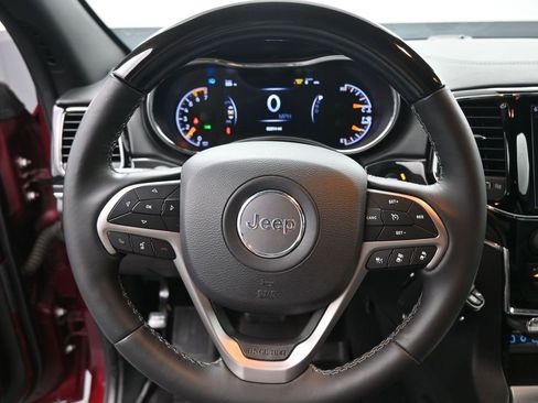 Used 2019 Jeep Grand Cherokee Overland image 2