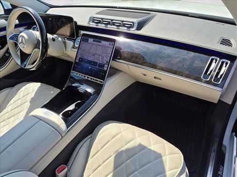 Used 2024 Mercedes-Benz S 580e 4MATIC Sedan image 22