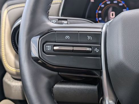 Used 2024 Chevrolet Colorado ZR2 w/ ZR2 Convenience Package III AWD/4WD image 28