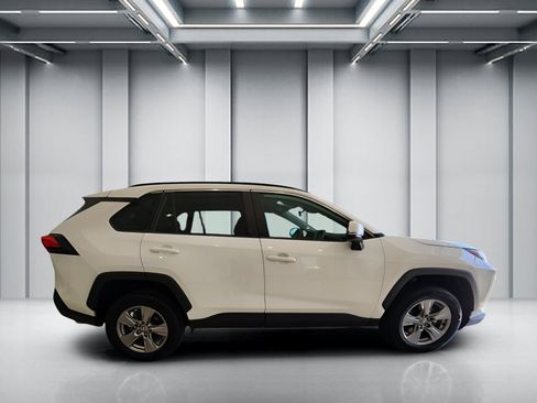 Used 2024 Toyota RAV4 XLE FWD image 5