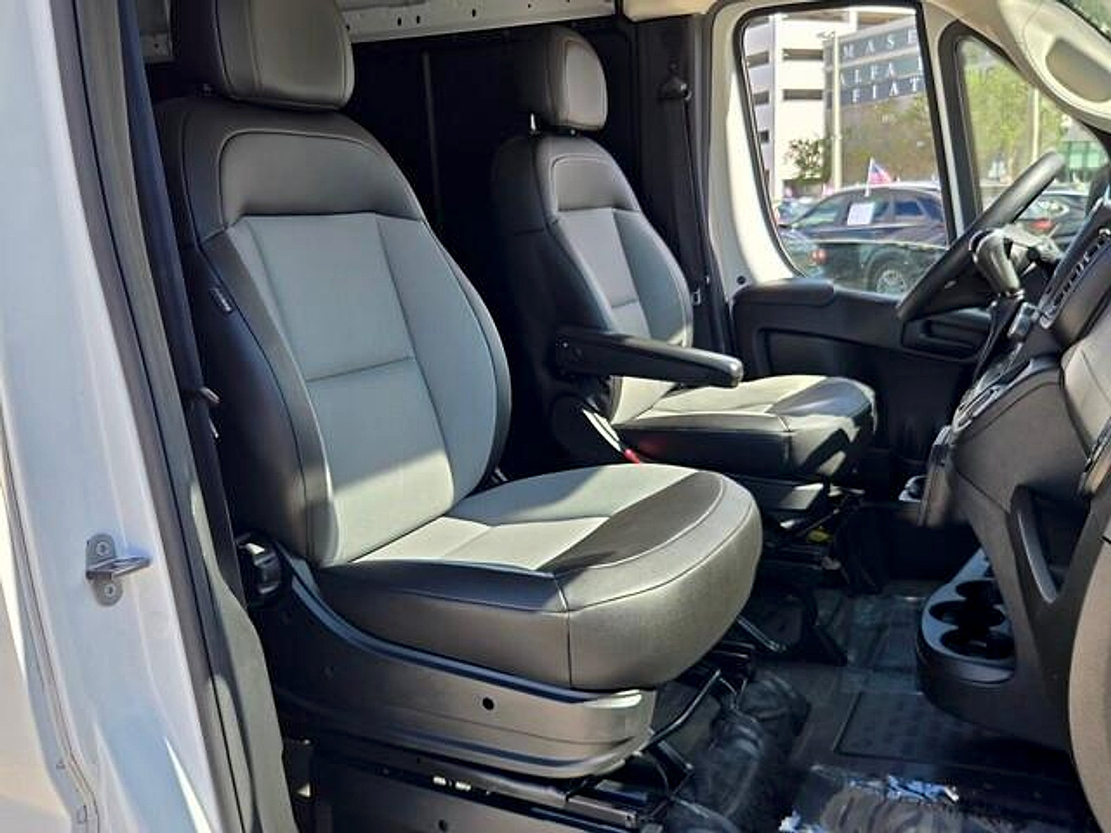 Used 2024 RAM ProMaster 2500 w/ Convenience Group FWD image 18