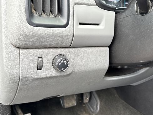 Used 2017 GMC Canyon 2WD Crew Cab w/ Convenience Package image 30