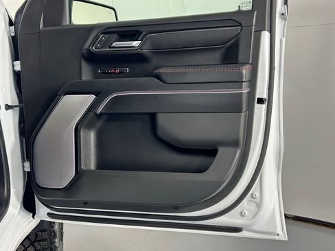 Used 2025 GMC Sierra 1500 AT4X image 10
