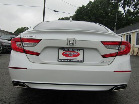 Used 2018 Honda Accord Sport image 6