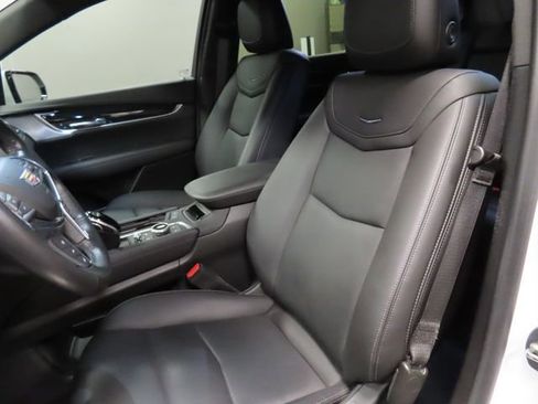 Certified 2024 Cadillac XT5 Premium Luxury FWD image 18