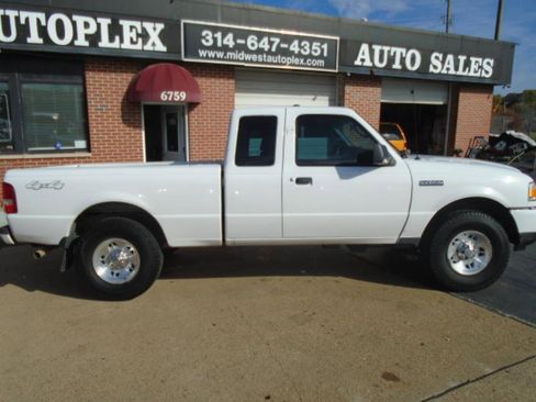 Used 2011 Ford Ranger XLT image 2
