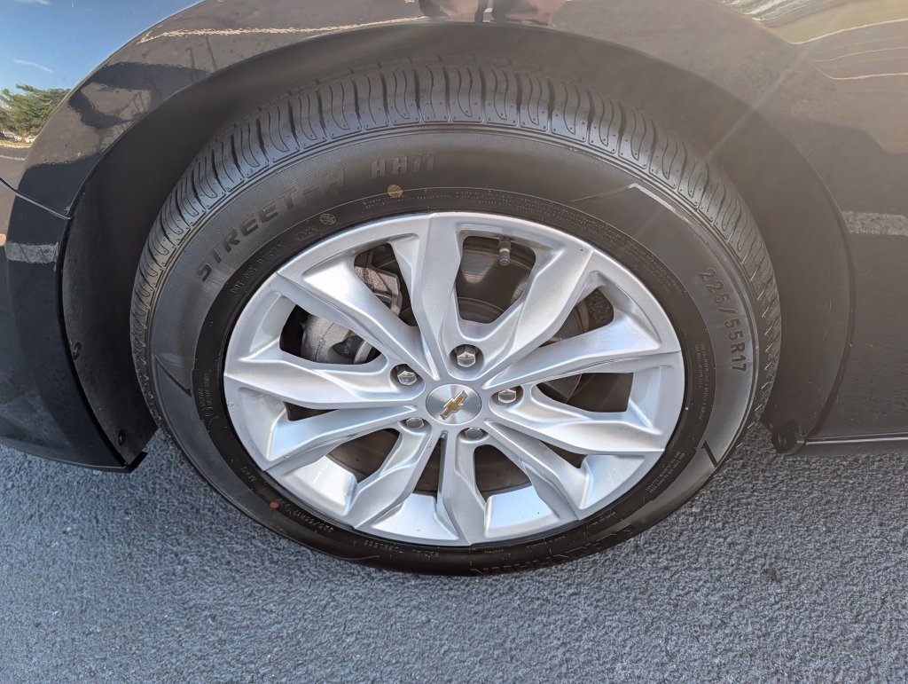 Used 2025 Chevrolet Malibu LT FWD image 27