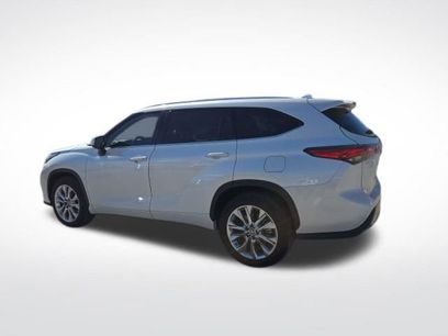 Used 2023 Toyota Highlander L