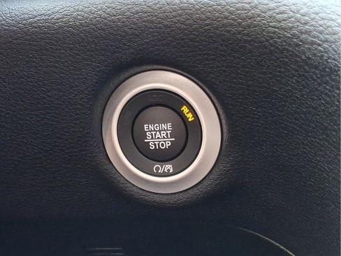 Used 2026 Chrysler Pacifica Pinnacle w/ Trailer Tow Group FWD image 65