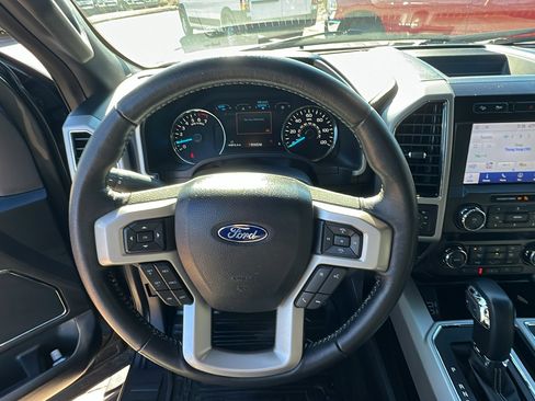 Used 2020 Ford F150 Lariat image 27