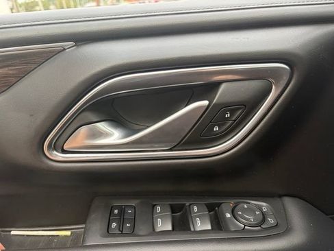 Used 2022 Chevrolet Suburban Z71 AWD/4WD image 11