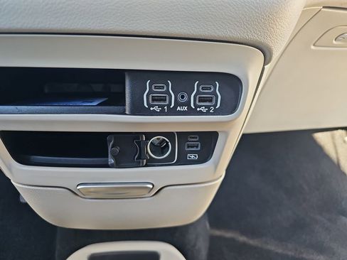 Used 2022 Chrysler Pacifica Touring-L image 27