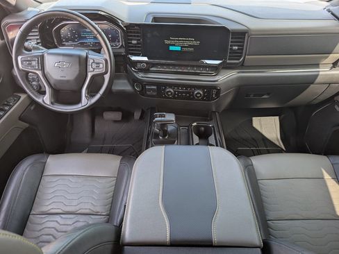 Used 2023 Chevrolet Silverado 1500 ZR2 w/ Technology Package AWD/4WD image 9
