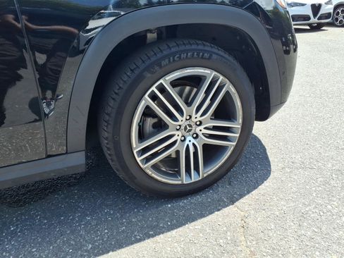Used 2025 Mercedes-Benz GLS 450 4MATIC image 12