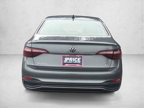 Used 2024 Volkswagen Jetta SE image 7