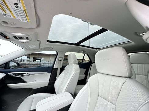 Used 2025 Buick Envision Avenir AWD/4WD image 19