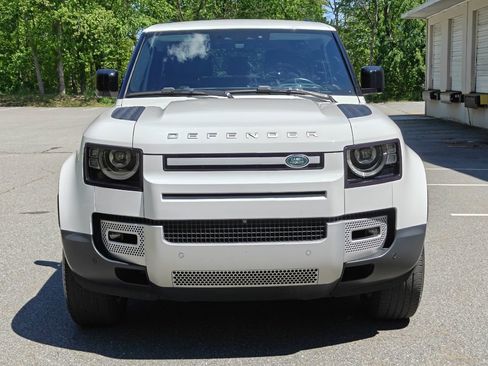 Used 2023 Land Rover Defender 90 SE AWD/4WD image 9