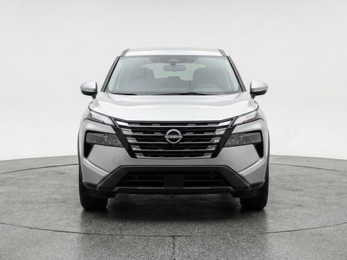 Used 2025 Nissan Rogue SV AWD/4WD image 2