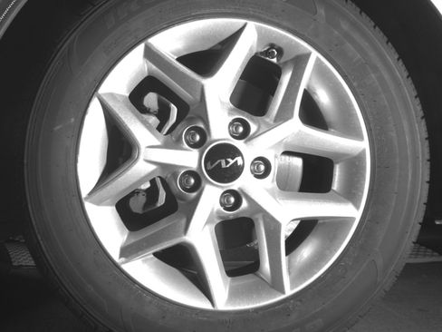 Used 2025 Kia Soul LX w/ LX Technology Package FWD image 17