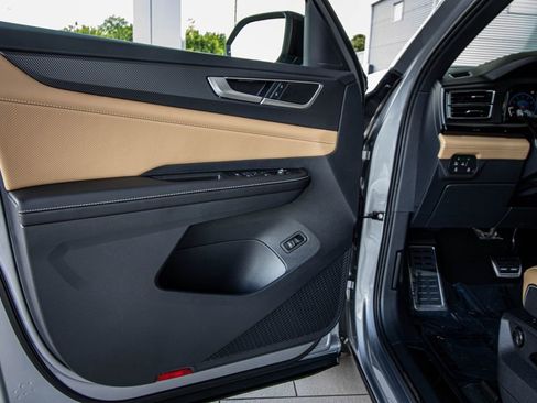 New 2026 Volkswagen Atlas Cross Sport SEL R-Line AWD/4WD image 25