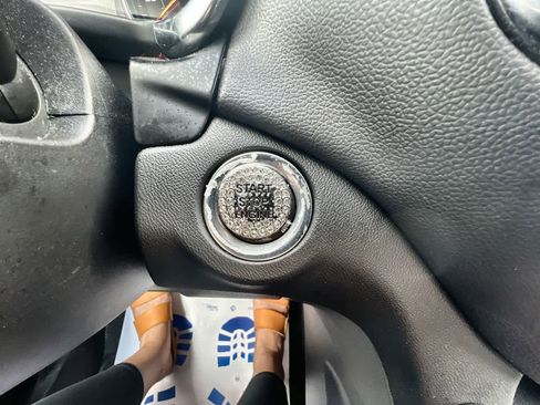 Used 2022 Chevrolet Equinox LT image 16