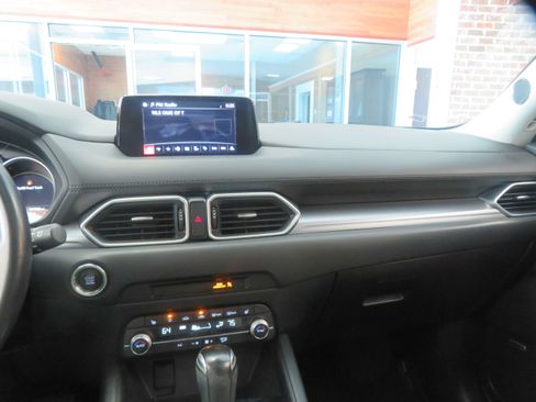 Used 2019 MAZDA CX-5 Touring FWD image 28