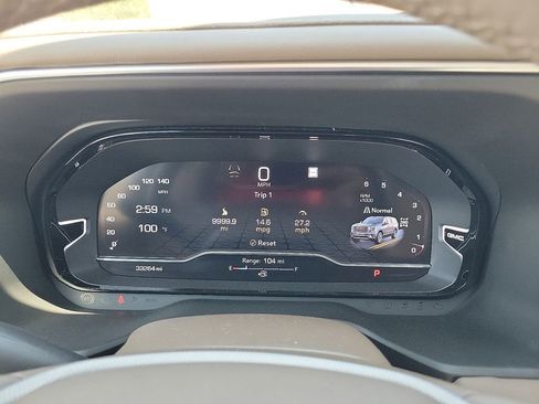 Used 2022 GMC Yukon Denali w/ Denali Premium Package AWD/4WD image 19